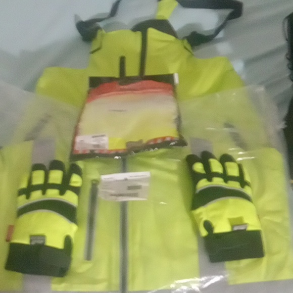 High vision snow suit,coat,gloves and Thermal freezer boots - Picture 2 of 9